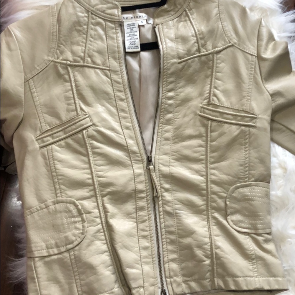 jacket - Picture 3 of 4